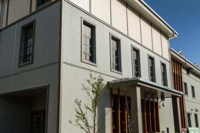 A picture of the exterior of Dawson City Community Hospital